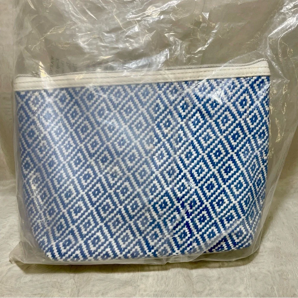 Nordstrom Blue and White Diamond Pattern Wovem Cosmetic Case, NIB